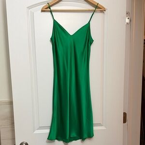 DANNIJO
EMERALD GREEN MINI SLIP DRESS